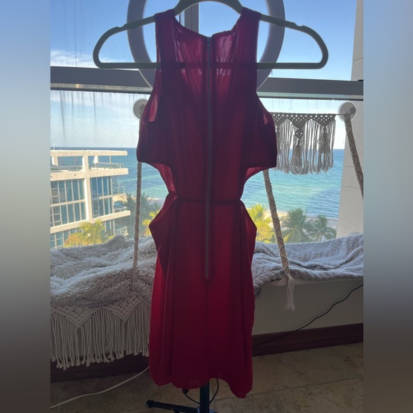 Mini red cutout dress - Picture 2 of 2